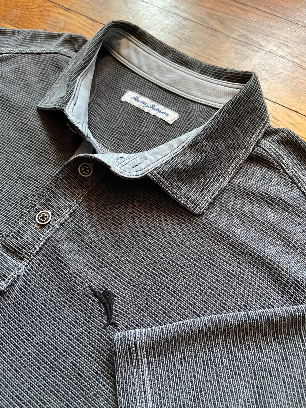 TOMMY BAHAMA Soft Gray Tencel Polo w/White Stitch Accent sz L